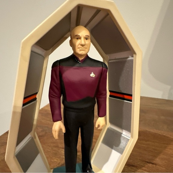 Vintage Hallmark Keepsake Ornament Star Trek Captain Jean-Luc Picard 1995 - Picture 10 of 10